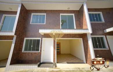 Imagem: A casa possui 2 Dormitórios, 1 Banheiro, 1 Vaga na garagem