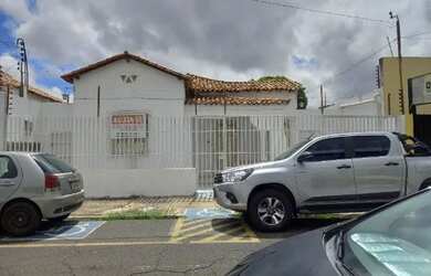 Imagem: A casa possui 5 Dormitórios, 3 Banheiros, 20m² de Área e