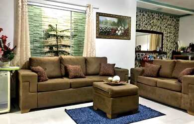 Imagem: A casa possui 3 Dormitórios, 5 Banheiros, 2 Vagas na garagem