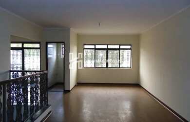 Imagem: A casa possui 3 Dormitórios, 1 Banheiro, 1 Vaga na garagem