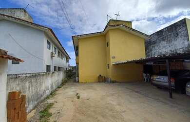 Imagem: A casa em condomínio possui 3 Dormitórios, 1 Banheiro, 1 Vaga