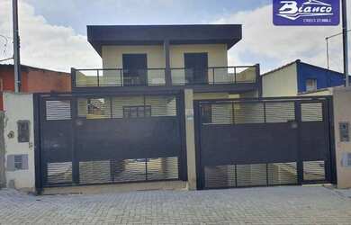 Imagem: A casa possui 3 Dormitórios, 2 Banheiros, 5 Vagas na garagem