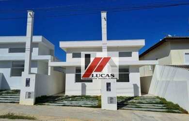 Imagem: A casa possui 2 Dormitórios, 1 Banheiro, 2 Vagas na garagem