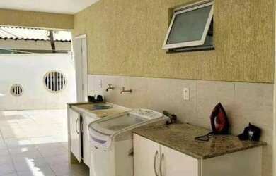 Imagem: A casa possui 2 Dormitórios, 1 Banheiro, 1 Vaga na garagem