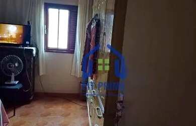 Imagem: A casa possui 3 Dormitórios, 2 Banheiros, 2 Vagas na garagem