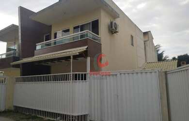 Imagem: A casa possui 3 Dormitórios, 3 Banheiros, 3 Vagas na garagem