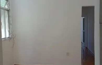 Imagem: A casa possui 2 Dormitórios, 1 Banheiro e está localizado