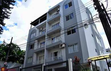 Imagem: O apartamento possui 1 Dormitório, 1 Banheiro, 1 Vaga na garagem