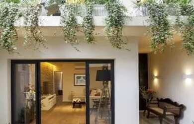 Imagem: A casa possui 3 Dormitórios, 2 Banheiros, 2 Vagas na garagem