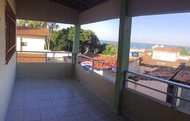 Imagem: A casa possui 4 Dormitórios, 2 Banheiros, 2 Vagas na garagem