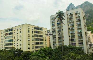 Imagem: O apartamento possui 3 Dormitórios, 1 Banheiro, 100m² de Área