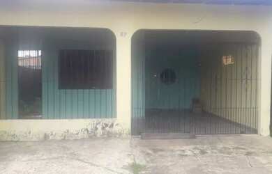 Imagem: A casa possui 2 Dormitórios, 1 Banheiro, 1 Vaga na garagem