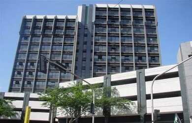 Imagem: O depósito possui 5 Vagas na garagem, 330m² de Área e está