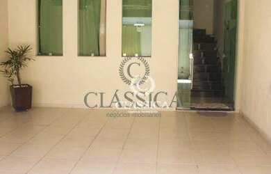 Imagem: A casa possui 2 Dormitórios, 2 Banheiros, 2 Vagas na garagem