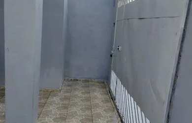 Imagem: A casa possui 2 Dormitórios, 3 Banheiros, 1 Vaga na garagem