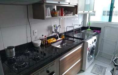 Imagem: O apartamento possui 2 Dormitórios, 1 Banheiro, 1 Vaga na garagem