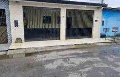 Imagem: A casa possui 2 Dormitórios, 1 Banheiro, 2 Vagas na garagem