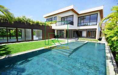 Imagem: A casa em condomínio possui 5 Dormitórios, 5 Banheiros, 5