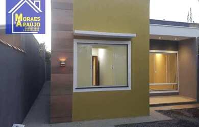 Imagem: A casa possui 2 Dormitórios, 2 Banheiros, 3 Vagas na garagem