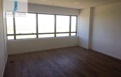 Imagem: O depósito possui 1 Vaga na garagem, 36m² de Área e está