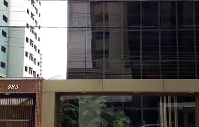 Imagem: O apartamento possui 1 Dormitório, 1 Banheiro, 1 Vaga na garagem