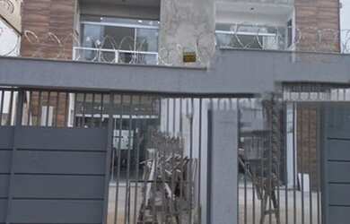 Imagem: A casa possui 5 Dormitórios, 2 Banheiros, 2 Vagas na garagem