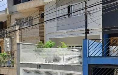 Imagem: A casa em condomínio possui 4 Dormitórios, 2 Banheiros, 1