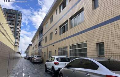 Imagem: O apartamento possui 2 Dormitórios, 1 Banheiro, 2 Vagas na