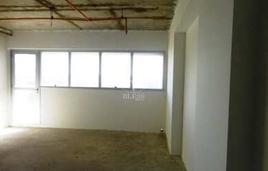 Imagem: O depósito possui 1 Vaga na garagem, 45m² de Área e está