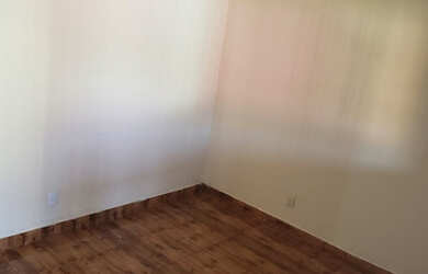 Imagem: A casa possui 2 Dormitórios, 1 Banheiro, 1 Vaga na garagem