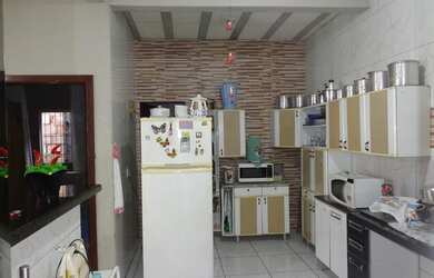 Imagem: A casa possui 2 Dormitórios, 1 Banheiro, 5 Vagas na garagem