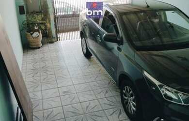 Imagem: A casa possui 2 Dormitórios, 1 Banheiro, 2 Vagas na garagem