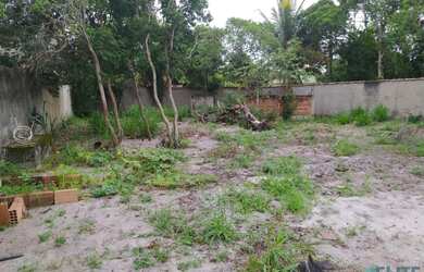 Imagem: O terreno possui 450m² de Área e está localizado em Jaconé