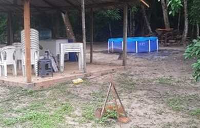 Imagem: A fazenda possui 10m² de Área e está localizado em Centro