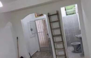 Imagem: A casa possui 1 Dormitório, 1 Banheiro, 40m² de Área e está