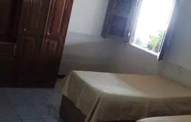 Imagem: A casa possui 3 Dormitórios e 5 Vagas na garagem e está localizado