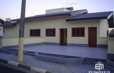 Imagem: A casa em condomínio possui 5 Dormitórios, 5 Banheiros, 5