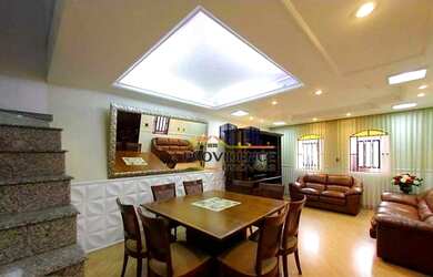 Imagem: A casa em condomínio possui 4 Dormitórios, 4 Banheiros, 2