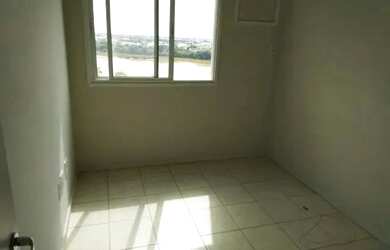 Imagem: O apartamento possui 3 Dormitórios, 1 Banheiro, 1 Vaga na garagem