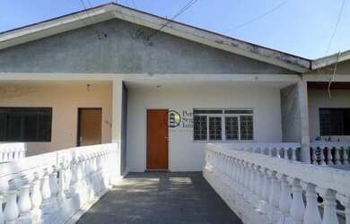 Imagem: A casa possui 2 Dormitórios, 1 Banheiro, 1 Vaga na garagem