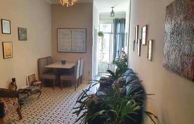 Imagem: O apartamento possui 2 Dormitórios, 2 Banheiros, 70m² de Área