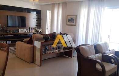 Imagem: O apartamento possui 4 Dormitórios, 1 Banheiro, 3 Vagas na