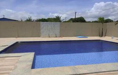 Imagem 1: Casa com piscina