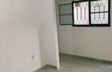 Imagem: A casa possui 1 Dormitório, 1 Banheiro e está localizado