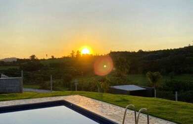 Imagem: A casa em condomínio possui 3 Dormitórios, 3 Banheiros, 4