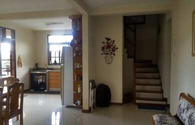 Imagem: A casa possui 4 Dormitórios, 3 Banheiros, 2 Vagas na garagem