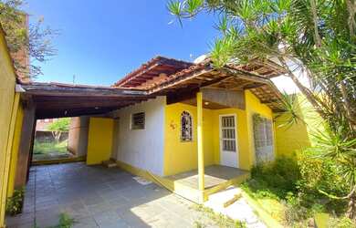 Imagem: A casa possui 2 Dormitórios, 1 Banheiro, 1 Vaga na garagem