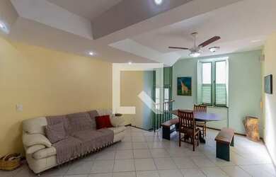 Imagem: A casa em condomínio possui 5 Dormitórios, 5 Banheiros, 2