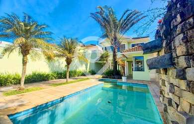 Imagem: A casa em condomínio possui 4 Dormitórios, 5 Banheiros, 5