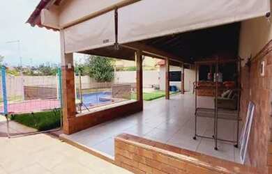 Imagem: A casa em condomínio possui 3 Dormitórios, 2 Banheiros, 5